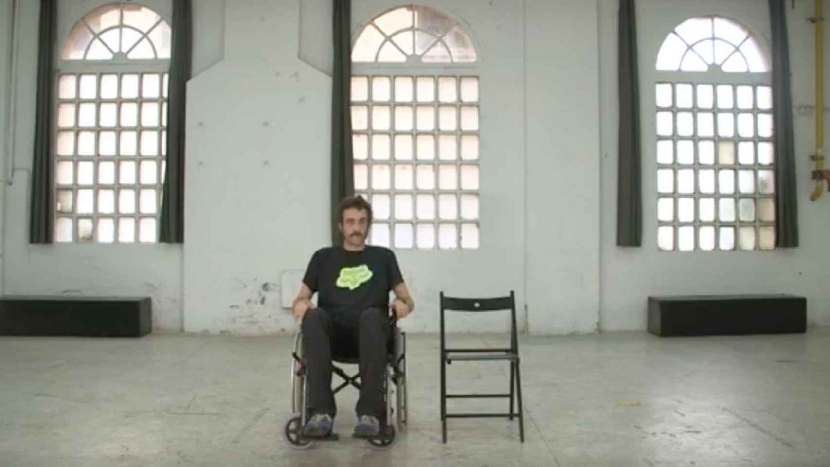 Fotograma del documental 'Distàncies', que retrata la realidad de personas con discapacidad.