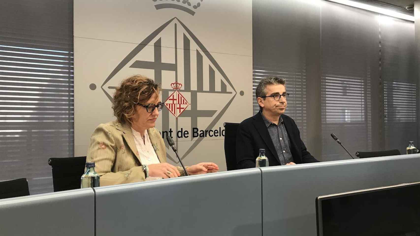 Los regidores Montserrat Ballarín y Jordi Martí durante la presentación del presupuesto / EUROPA PRES