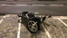 Tras las fuertes rachas de viento, una moto ha caído en la Avenida Diagonal de Barcelona
