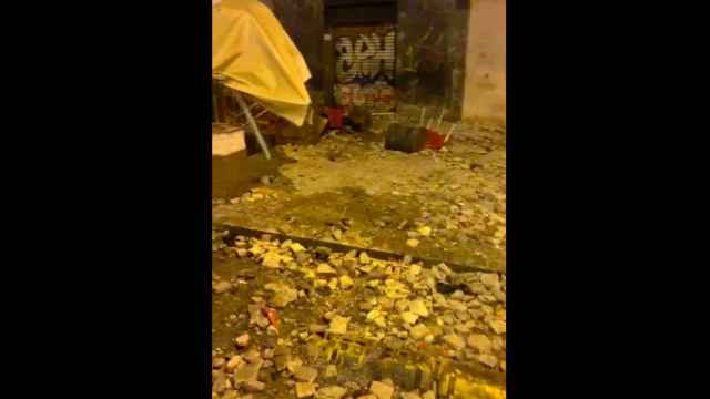 Vía del centro de Barcelona totalmente devastada