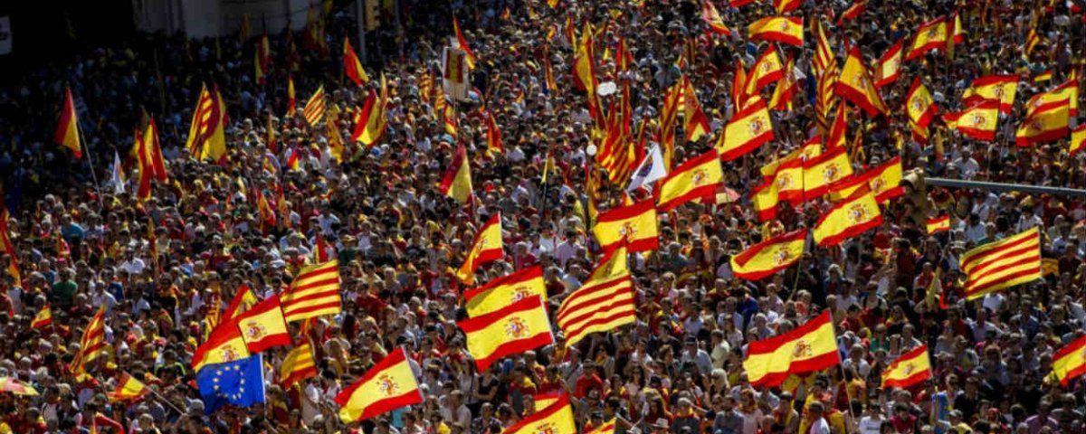 Manifestación contra la independencia en Barcelona de Societat Civil Catalana / EFE
