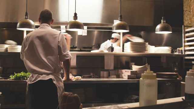 Interior de uno de estos restaurantes en Sants