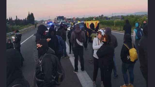 Los CDR intentan bloquear una autopista / SCC