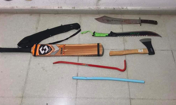 Varias armas incautadas durante la reyerta mortal en Badalona