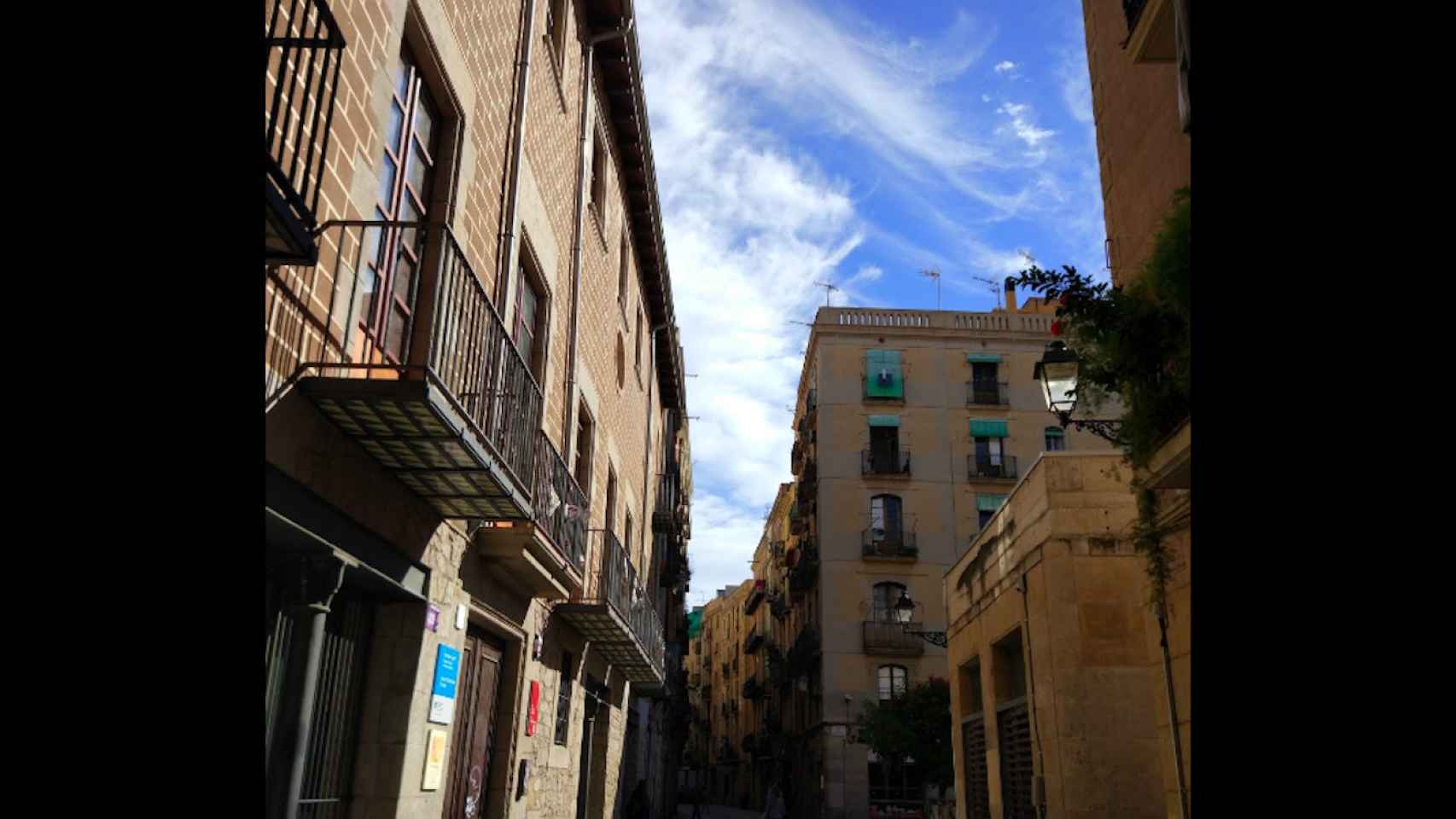 Calle Sant Pere Mes Baix, lugar donde apuñalaron al joven de 18 años / GOOGLE MAPS