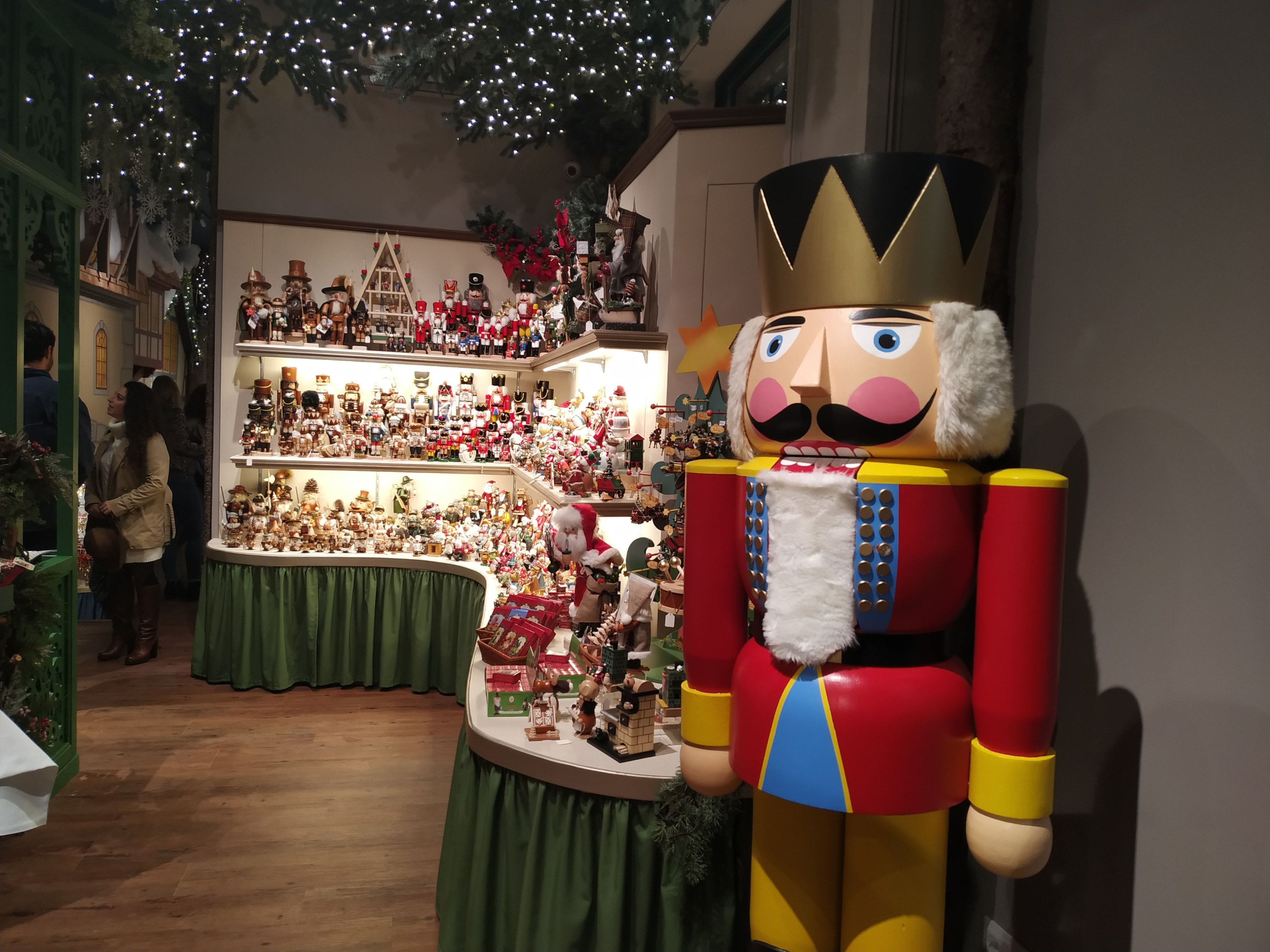 Un cascanueces en la entrada de la tienda de Navidad Käthe Wohlfahrt / P.B.