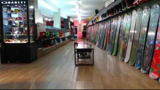 Interior de la General Surfera, una de las tiendas de skate más conocidas de Barcelona / calle.es