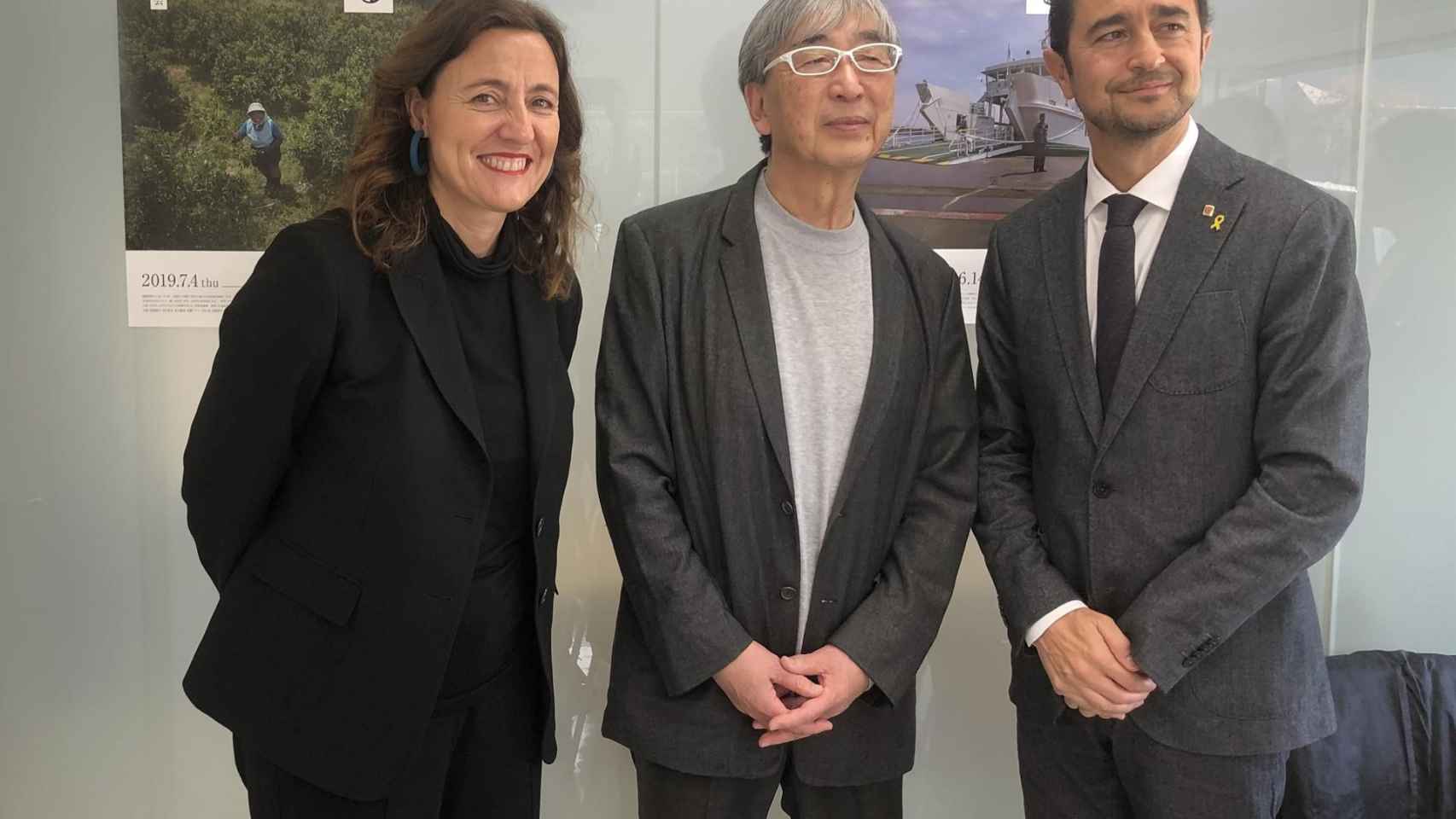 La presidenta del Port de Barcelona, Mercè Conesa, el arquitecto japones Toyo Ito y el conseller de Territori de la Generalitat, Damià Calvet / PORT BARCELONA