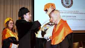 El doctor James Gregory Payne recibe el honoris por la Universidad Ramon Llull