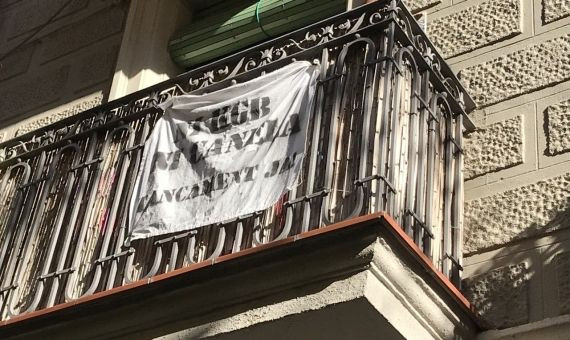 Los vecinos de Gràcia, molestos con el incivismo que provoca la clientela del Canela Premium Club / D.F.