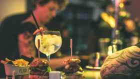 Imagen del 'afterwork' 'Burger meets Gin', uno de los mejores de Barcelona / OD HOTELS
