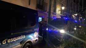 Agentes de los mossos durante el operativo / Mossos d'Esquadra