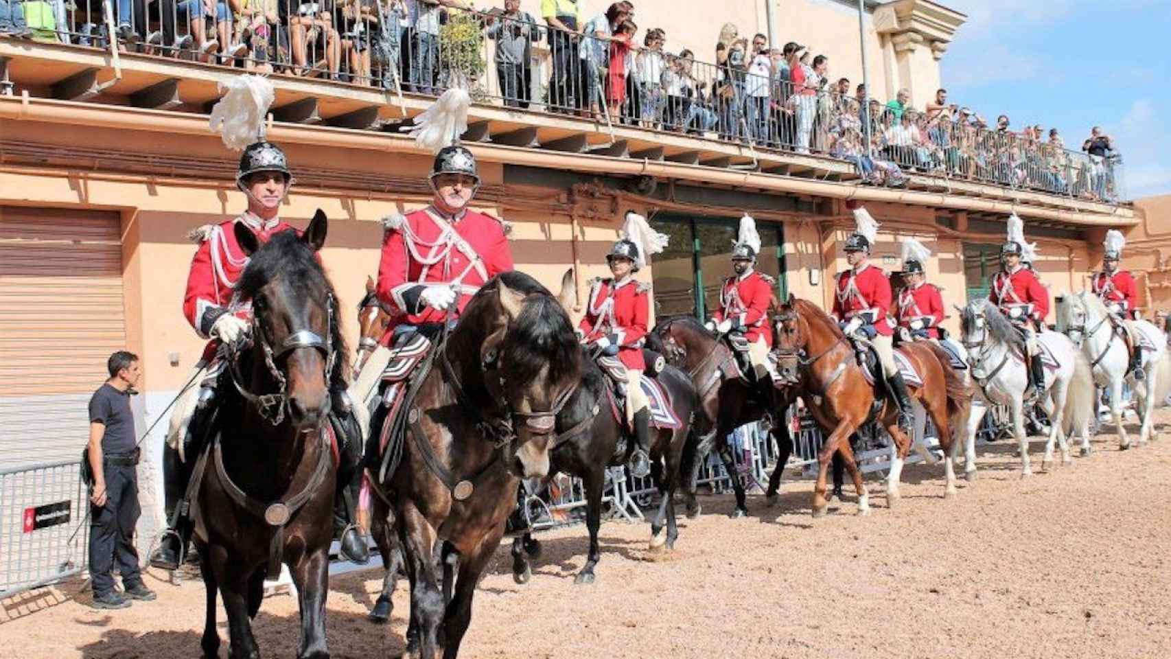 Agentes de la Guardia Urbana a caballo, durante un desfile / AYUNTAMIENTO DE BARCELONA