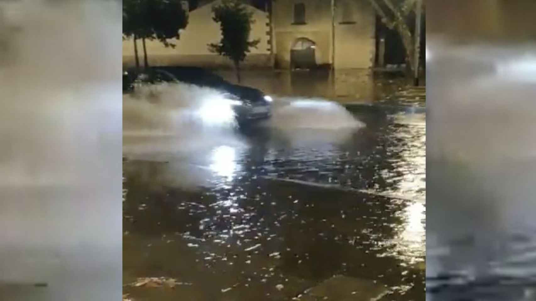 Captura de pantalla de uno de los vídeos más espectaculares del diluvio de Barcelona / MA