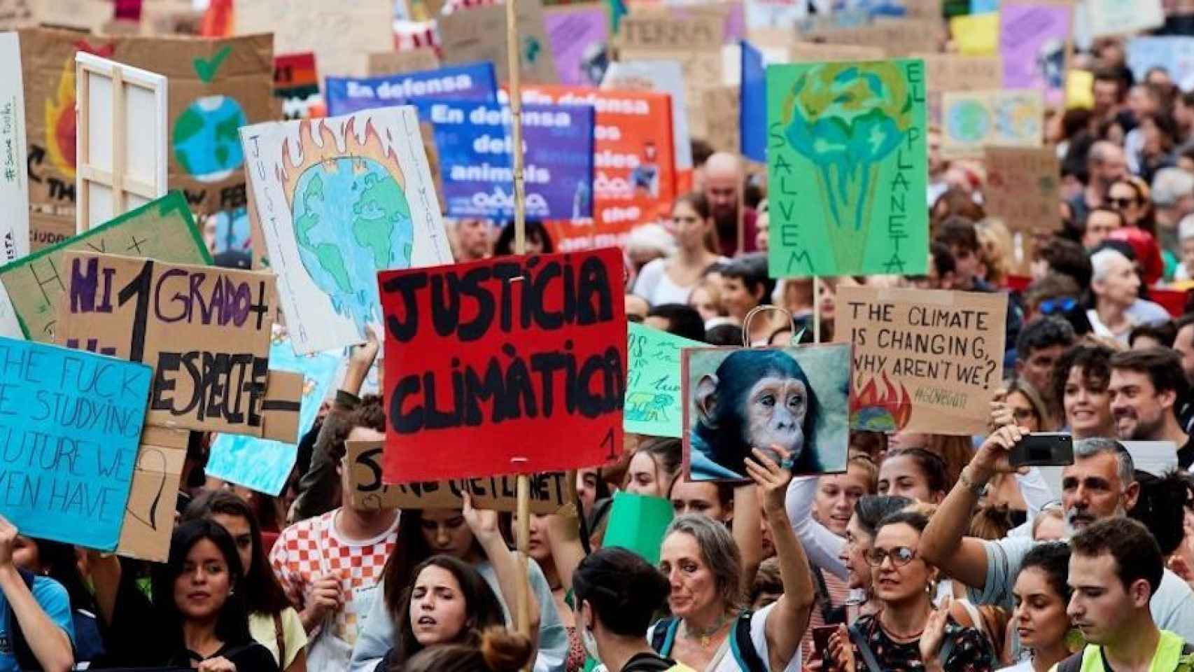 Manifestación contra el cambio climático en Barcelona / EFE