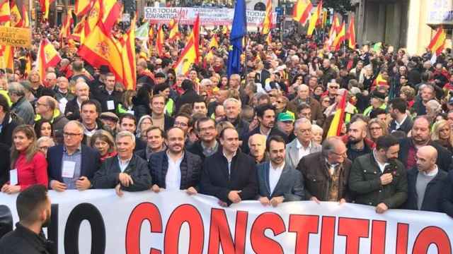 La manifestación a favor de la Constitución un 6 de diciembre en Vía Laietana de Barcelona / TWITTER