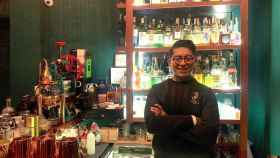 El barman Santi Ortiz que brinda una experiencia clandestina en Barcelona / BMAGAZINE