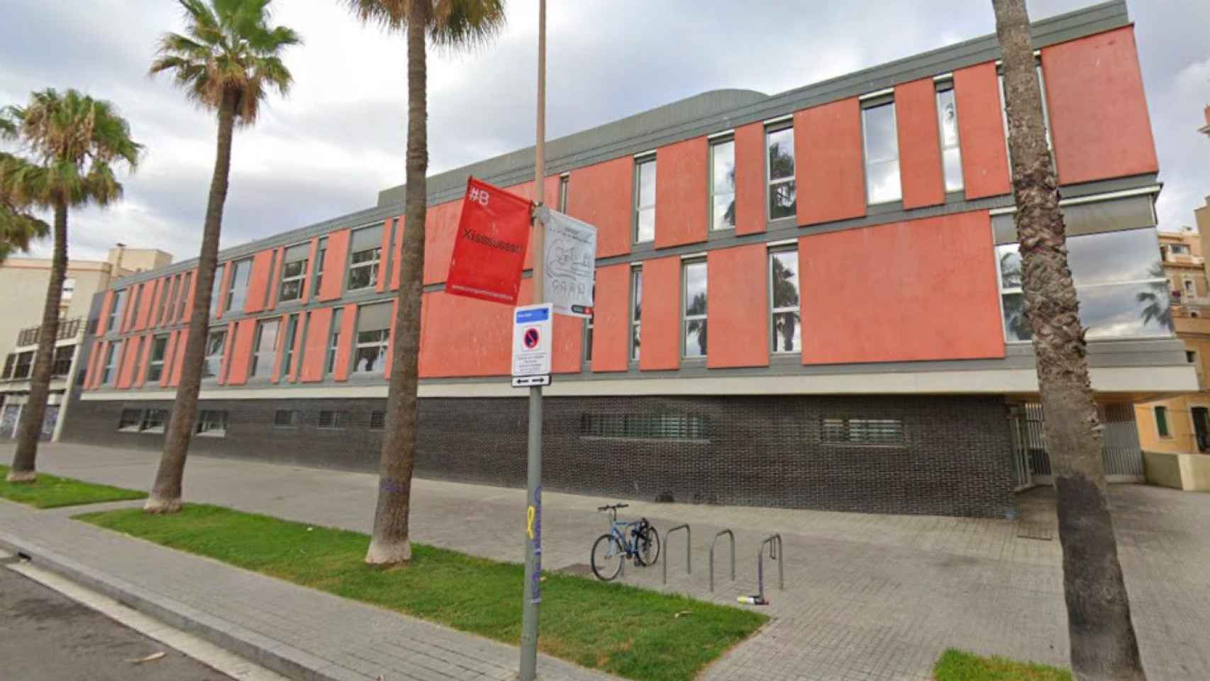 Escuela Mediterrània de la Barceloneta / MAPS