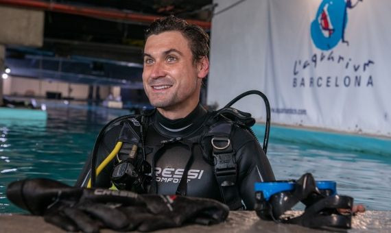 El extenista David Ferrer tras la inmersión con fines solidarios en el Aquàrium de Barcelona / AQUÀRIUM DE BARCELONA