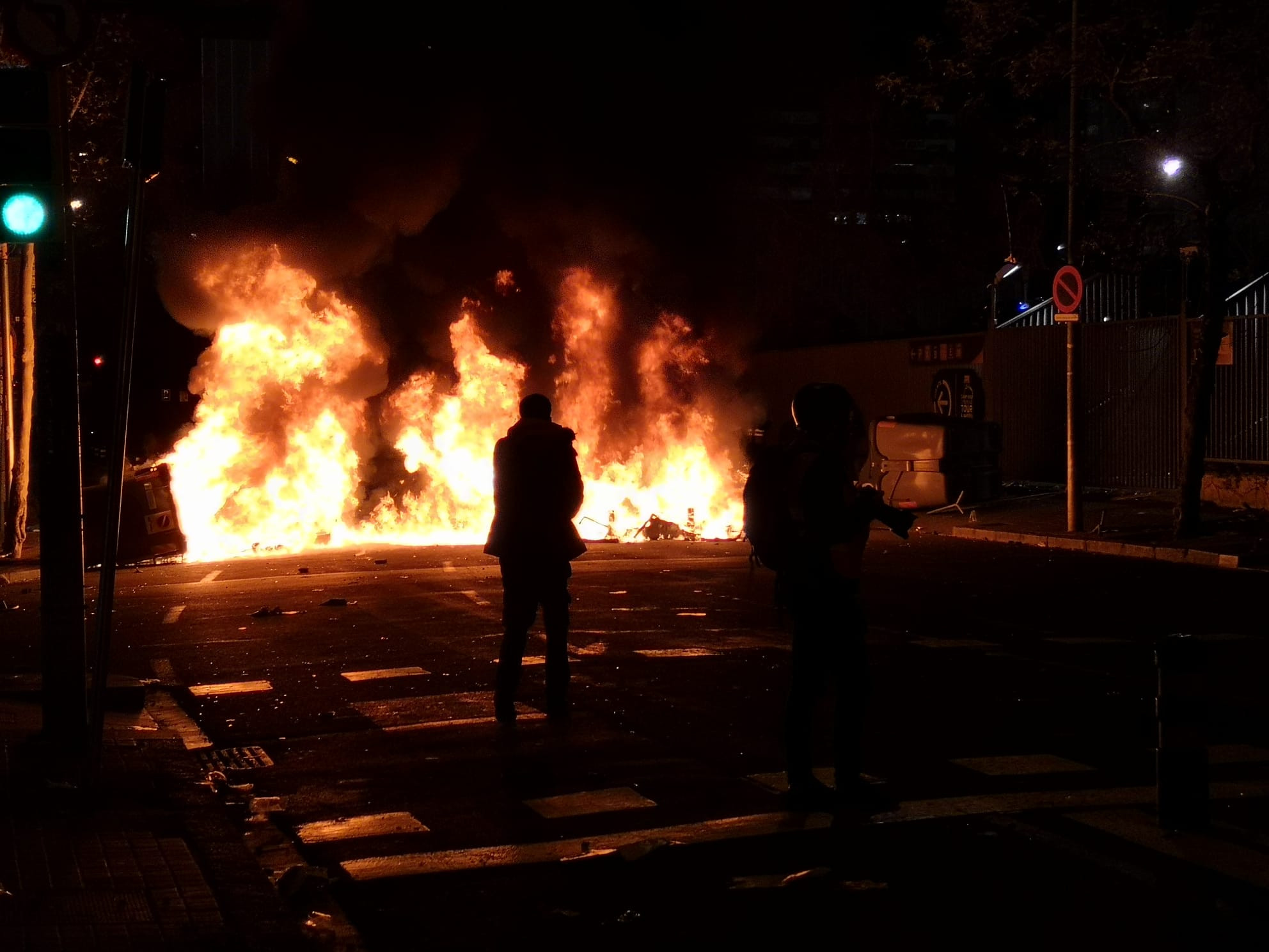 Manifestante en los disturbios provocados por Tsunami Democràtic en las inmediaciones del Camp Nou / G.A