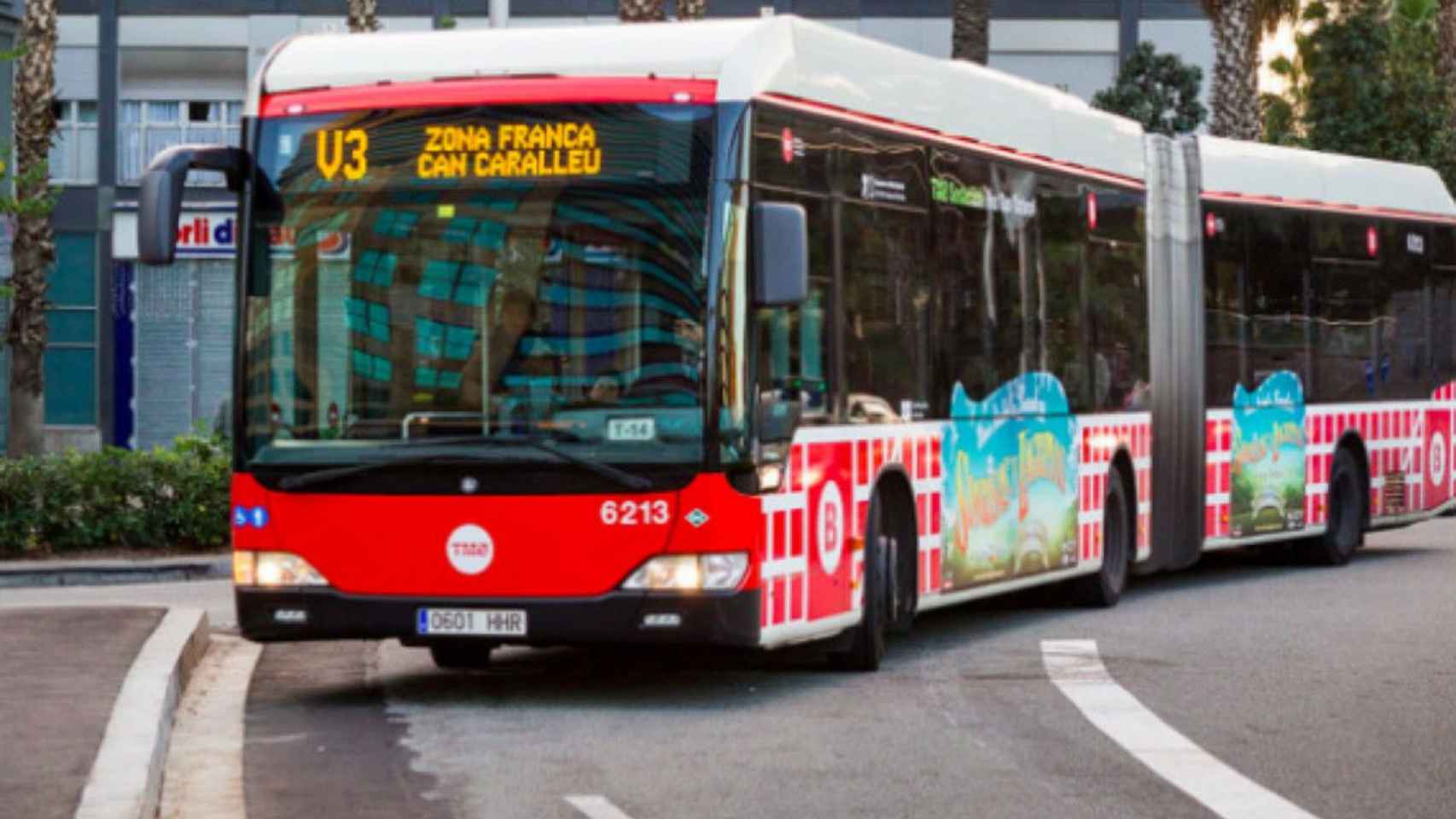 Un autobús de TMB en Barcelona, en una imagen de archivo / TMB