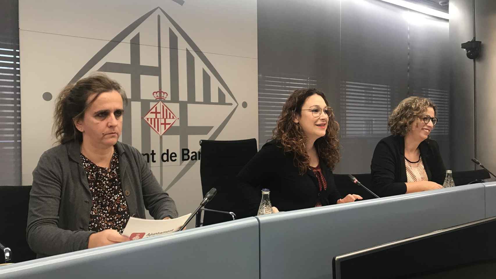 Gemma Tarafa, Laura Pérez y Laia Claverol en la rueda de prensa sobre el Servicio de Ayuda a Domicilio / EUROPA PRESS