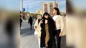 La estrella de Netflix, Alice Pagani, en Barcelona junto a sus amigos / INSTAGRAM