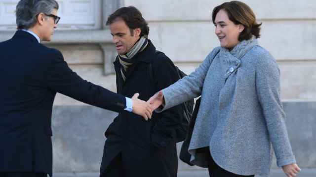 Jaume Asens y Ada Colau a las puertas del Tribunal Supremo para asistir a una de las sesiones del juicio por el 1-O / EFE