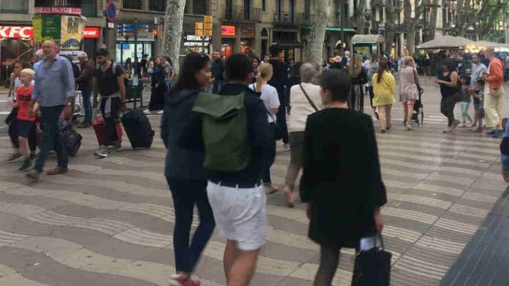Turistas en la Rambla de Barcelona / CR