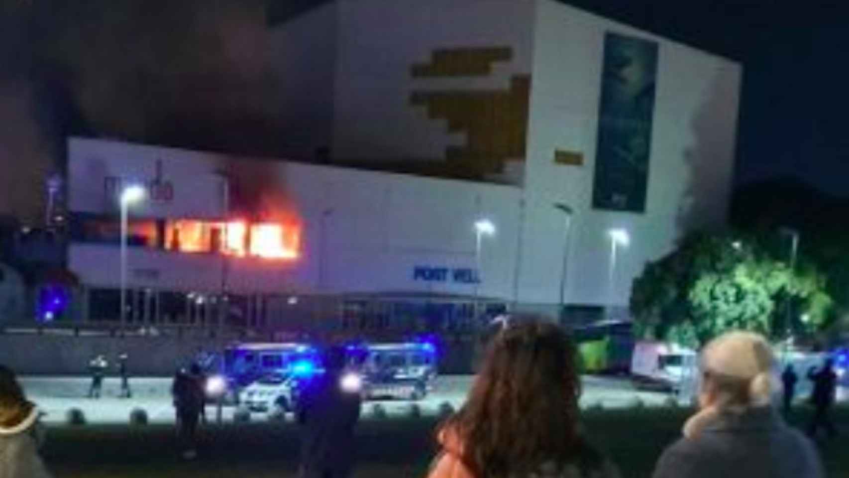 Incendio en el Maremagnum / TWITTER @antiradarcatala