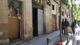 Edificio donde se ubica uno de los narcopisos del Raval, en la calle Príncipe de Viana / G.A.