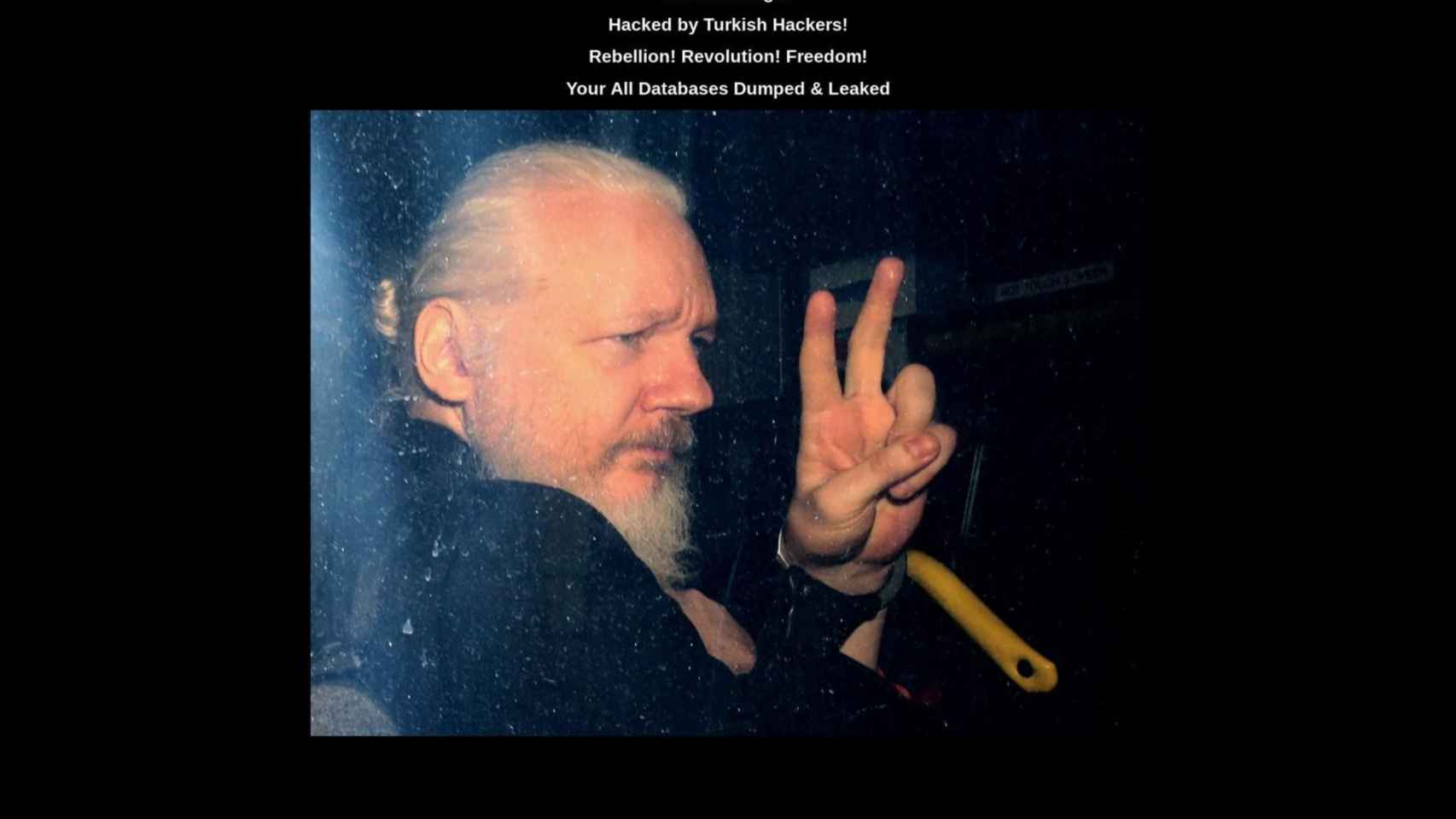 La web independentista del Centre d’Estudis Estratègics hackeada en apoyo del activista y fundador de WikiLeaks Julian Assange