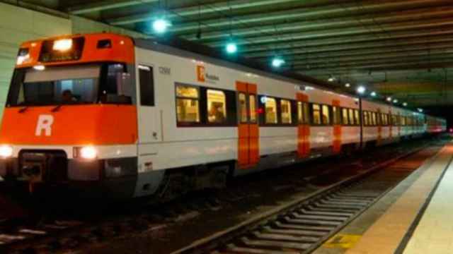 Un tren de Rodalies en la estación de plaza Catalunya, donde ha ocurrido el incidente homófobo / RENFE