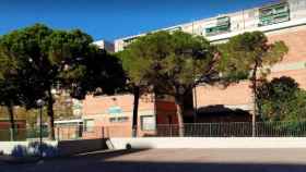 Escola Bernat Metge de L’Hospitalet de Llobregat, municipio donde se denuncia un exceso de alumnos en sus aulas / CG