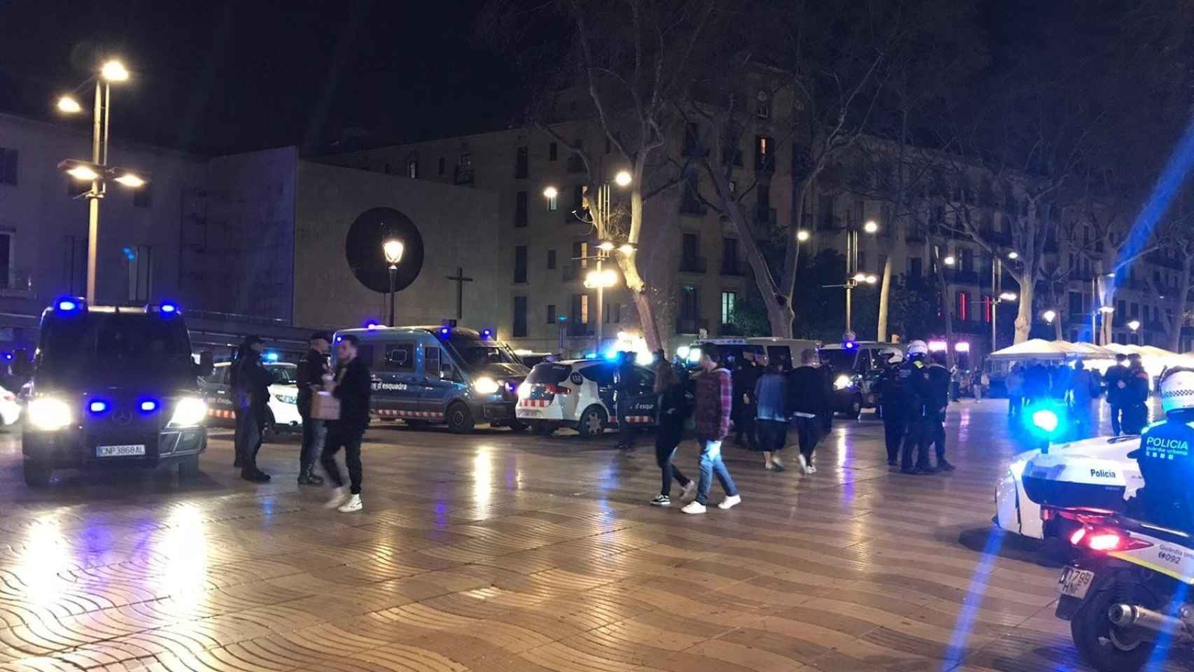 Macrorredada policial en un operativo en el centro de Barcelona