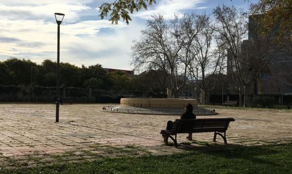Plaza del parque donde el Ayuntamiento retiró las pérgolas / RP