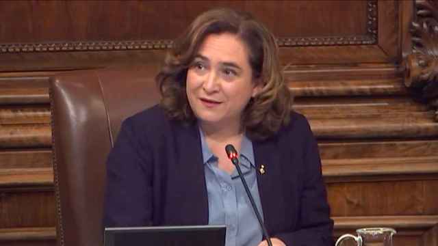 Ada Colau, en un pleno / AYUNTAMIENTO DE BARCELONA