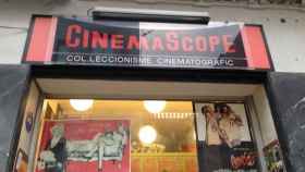 Imagen exterior de la entrada de la librería Cinemascope / TWITTER