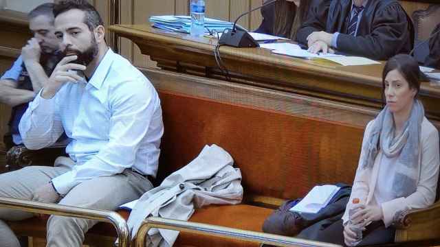 Albert López y Rosa Peral, durante el juicio en la Audiencia de Barcelona / G.A