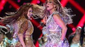 Shakira y Jennifer López durante la actuación de la Super Bowl