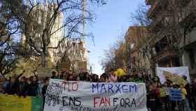 Masiva protesta contra la Sagrada Família por la expulsión de un 'cau' / TWITTER