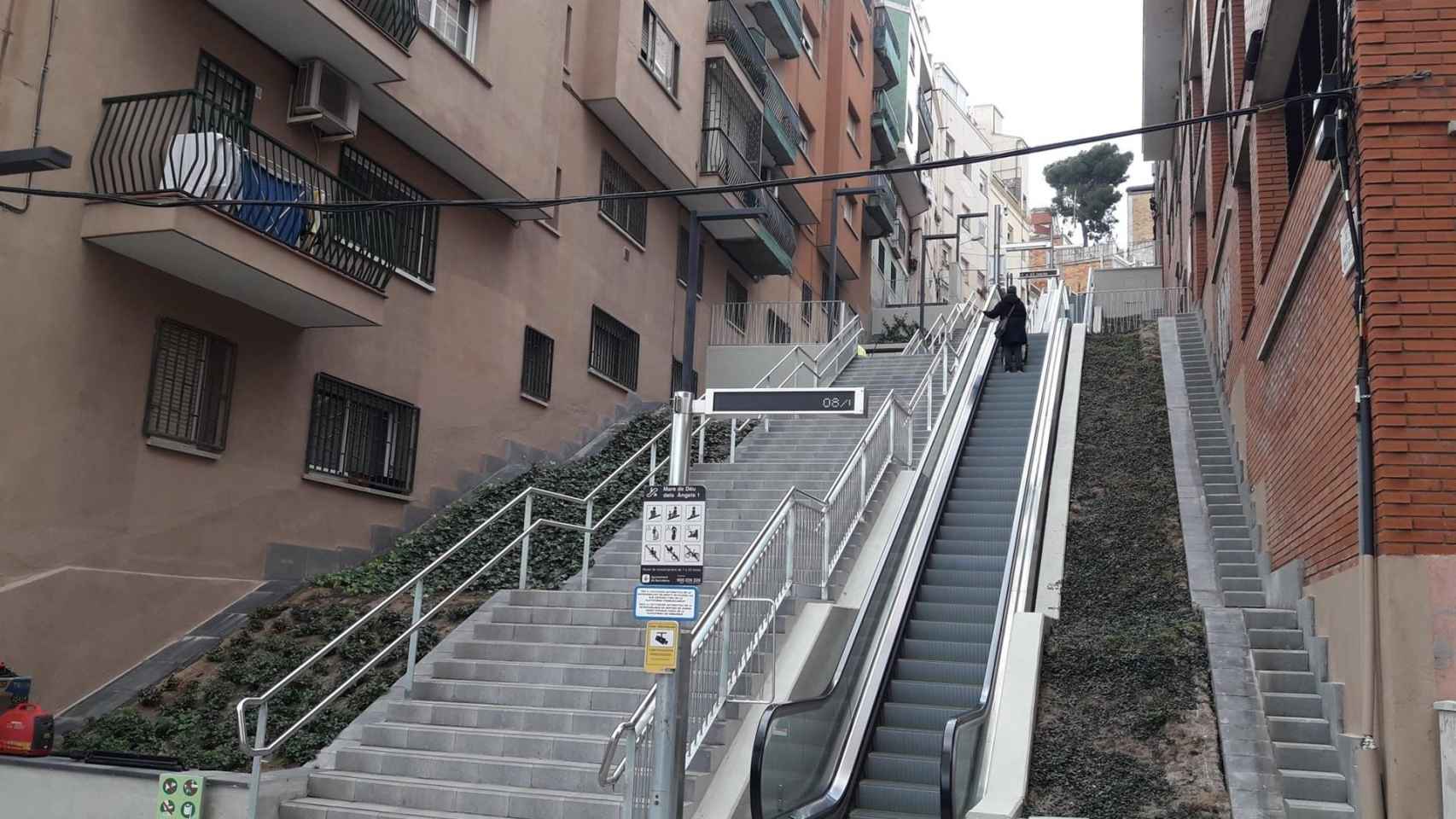 Nuevas escaleras mecánicas de Mare de Déu dels Àngels que se han inaugurado en el distrito de Horta-Guinardó / EUROPA PRESS