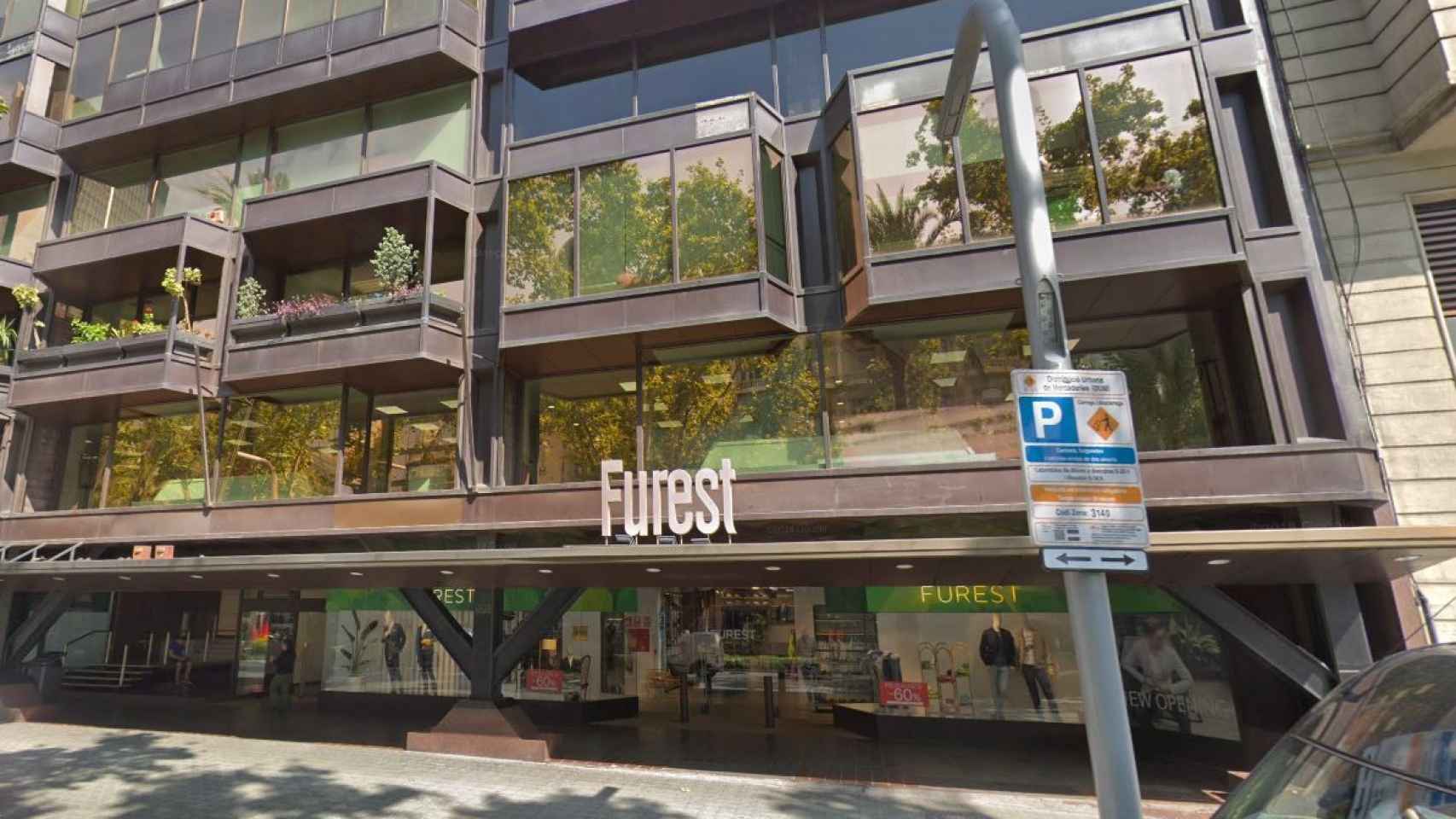 Tienda Furest en la Diagonal de Barcelona / MA