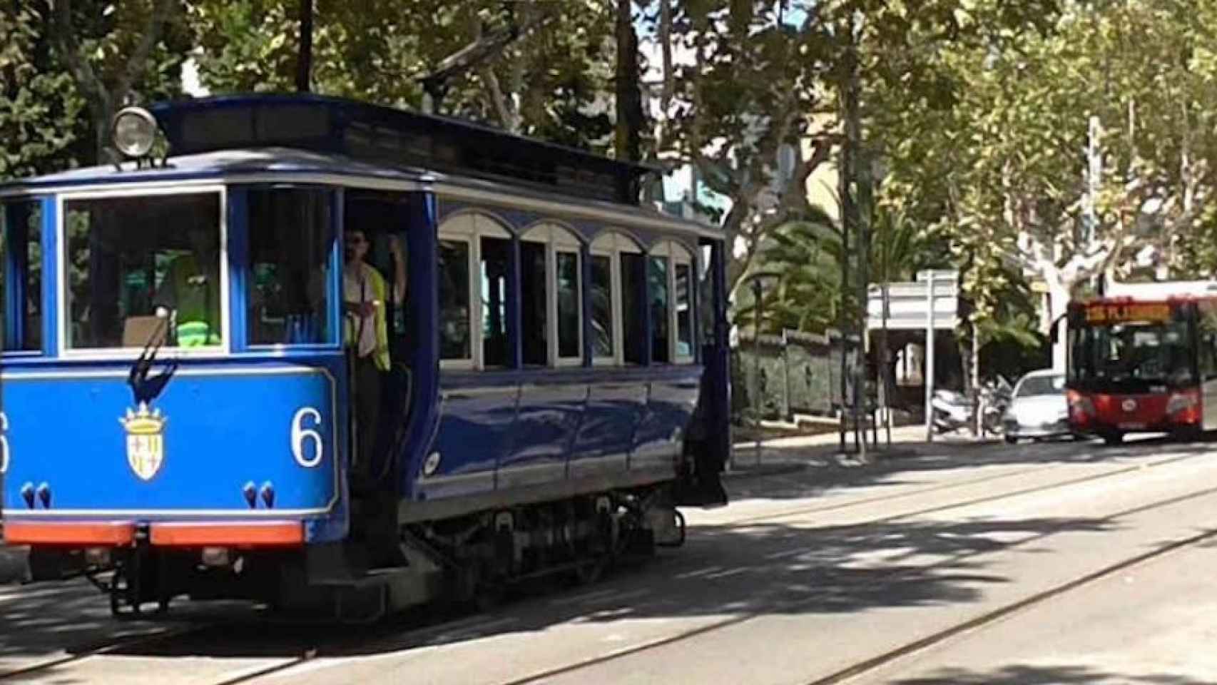El Tramvia Blau, en la avenida del Tibidabo, cuando estaba en funcionamiento