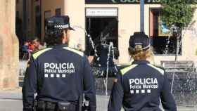 Imagen de archivo de dos agentes de la Policía Municipal de Sabadell / POL. MUN. DE SABADELL