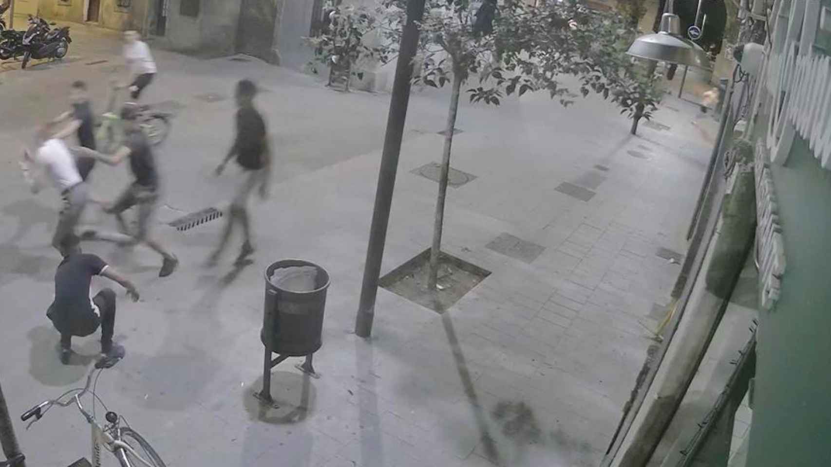 Imagen de archivo de un robo con violencia a turistas en la Barceloneta (Barcelona) / CG