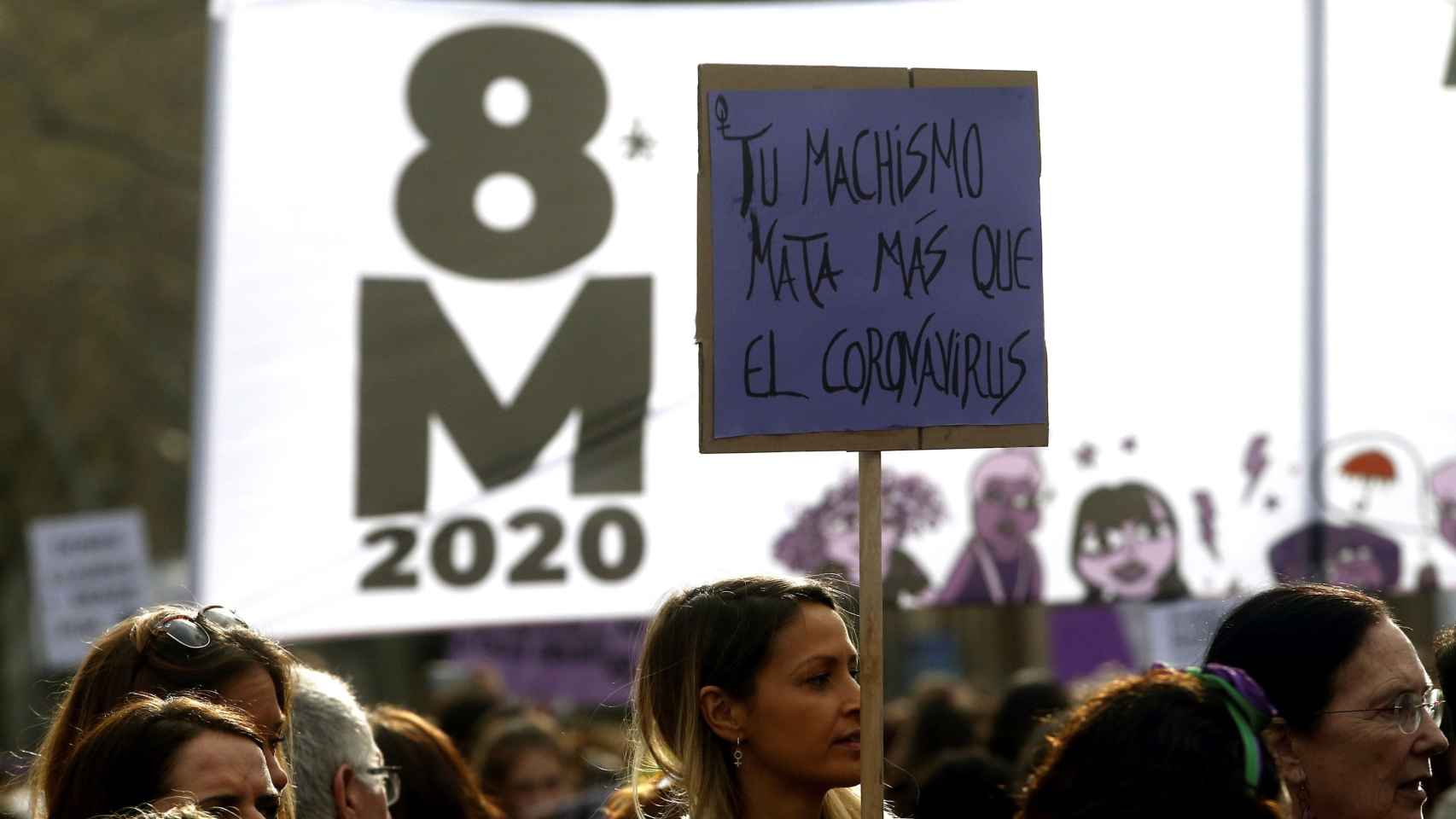 Cartel durante la manifestación feminista de este 8 de marzo en Barcelona / EFE - QUIQUE GARCÍA