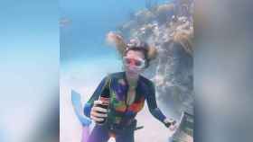 Captura de pantalla del vídeo de la Coca Cola en el fondo del mar / INSTAGRAM