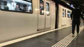 Foto de la andana de una estación de metro de Barcelona / DF