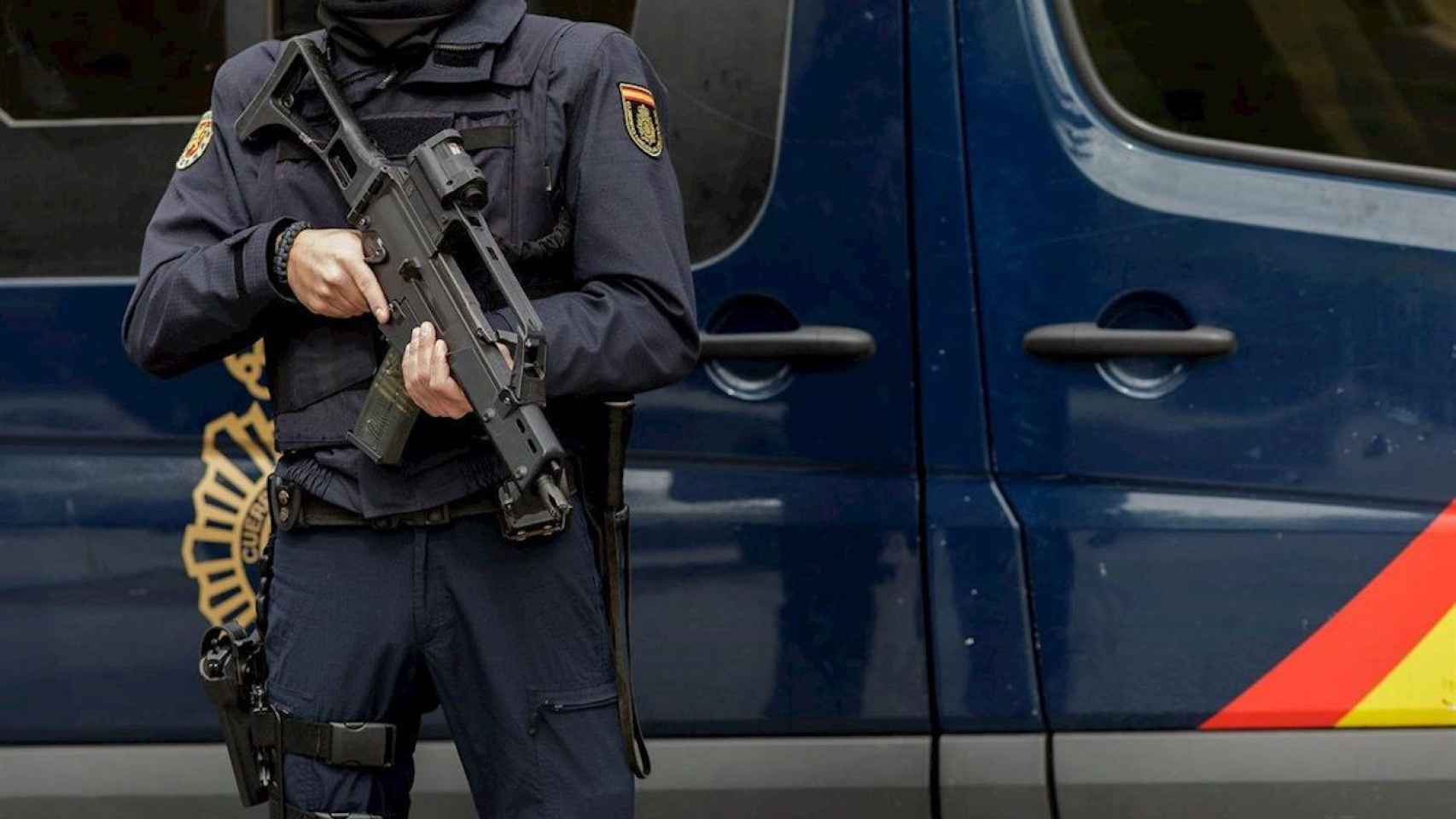 Un agente de la Policía Nacional, en una imagen de archivo  EP